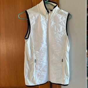Athleta White BlackTrim Textured Quilted Vest Medium